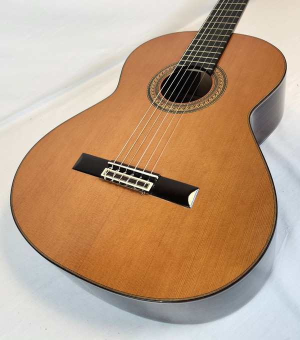 Jose Ramirez Pre Owned 1995 Vintage R4 all Solid CLassical Guitar With Case