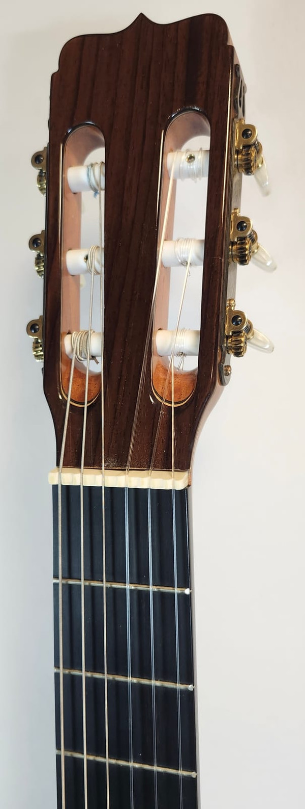 Jose Ramirez Pre Owned 1995 Vintage R4 all Solid CLassical Guitar With Case