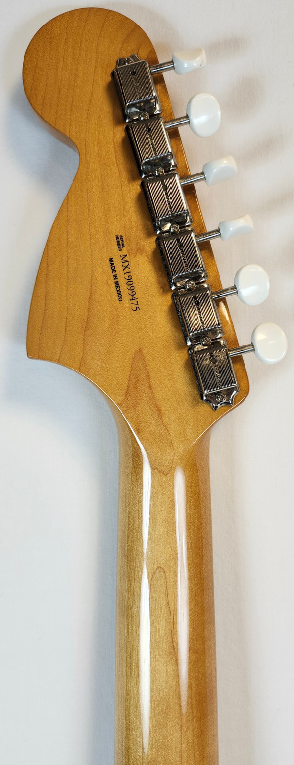 Fender Vintera '60s Mustang, Pau Ferro Fingerboard, 3-Color Sunburst W/ Bag 2019