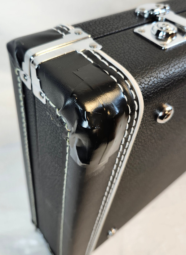 Fender American Special Stratocaster, MN, Candy Apple Red, w/HSC 2009