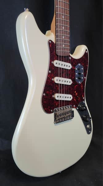 Squier Paranormal Cyclone, Pearl White, w/Fender Hardshell Case