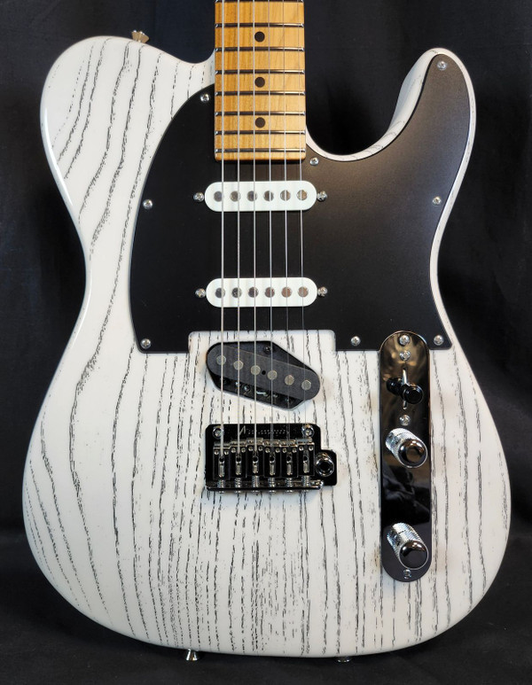 Tom Anderson T Classic Contoured, Swamp Ash Body, SC1 SC1 TF3, 62 Pete, High Gloss White with Black Dog Hair, w/Bag 2026