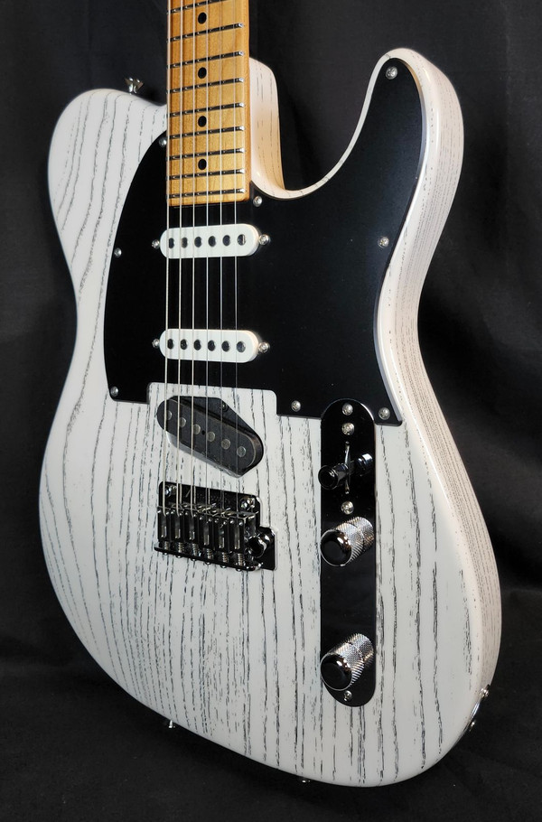 Tom Anderson T Classic Contoured, Swamp Ash Body, SC1 SC1 TF3, 62 Pete, High Gloss White with Black Dog Hair, w/Bag 2026