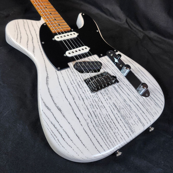 Tom Anderson T Classic Contoured, Swamp Ash Body, SC1 SC1 TF3, 62 Pete, High Gloss White with Black Dog Hair, w/Bag 2026