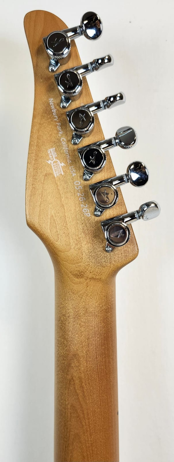 Tom Anderson T Classic Contoured, Swamp Ash Body, SC1 SC1 TF3, 62 Pete, High Gloss White with Black Dog Hair, w/Bag 2026