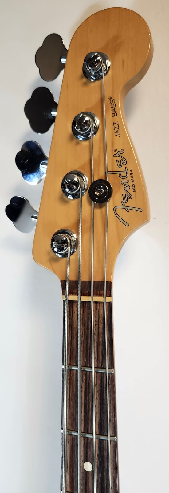 Fender Pre Owned Vintage 2000 American Standard Jazz Bass, RW FB, 3-Color Sunburst W/TSA Case