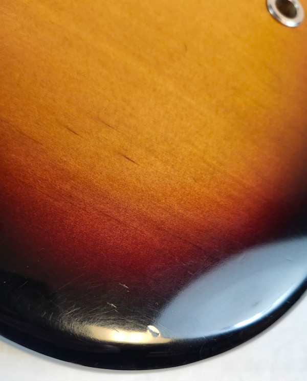 Fender Pre Owned Vintage 2000 American Standard Jazz Bass, RW FB, 3-Color Sunburst W/TSA Case