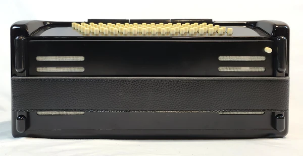 Hohner Bravo III Chromatic 80 Bass Piano Accordion, Black, W/ Bag & Straps
