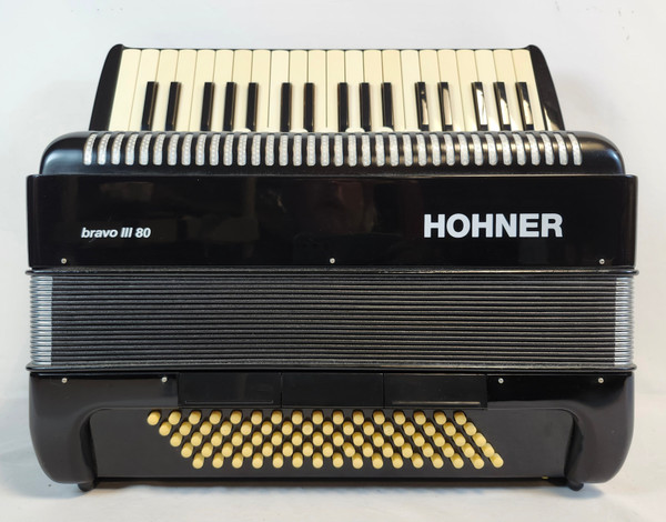 Hohner Bravo III Chromatic 80 Bass Piano Accordion, Black, W/ Bag & Straps