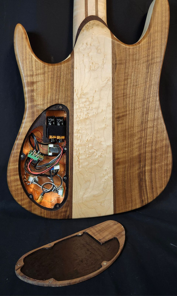 Jones SM1 5 String Brown Walnut and Maple, Boutique  Handmade in England Electric Bass W/Case