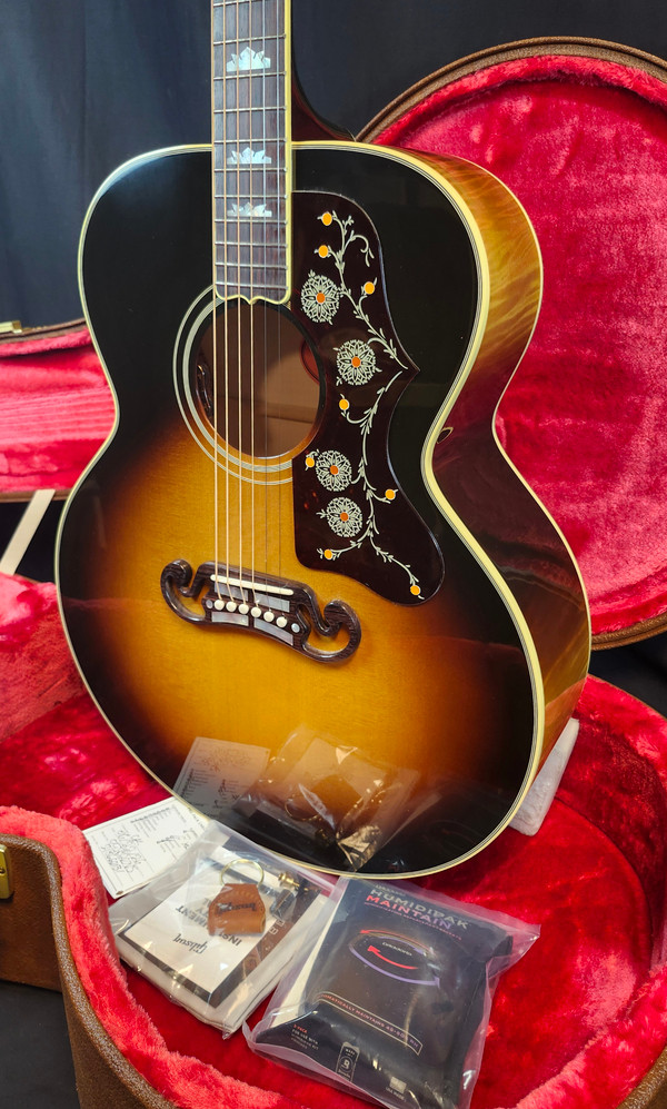 Gibson SJ-200 Original, Vintage Sunburst, W/ Hardshell Case