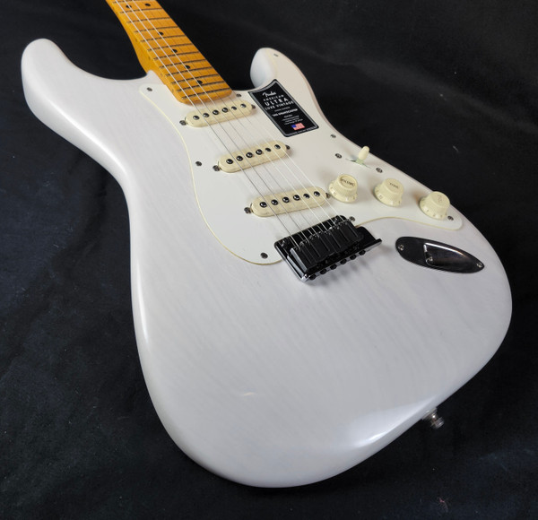 Fender American Ultra Luxe Vintage '50s Stratocaster, Ash Body, White Blonde, HSC
