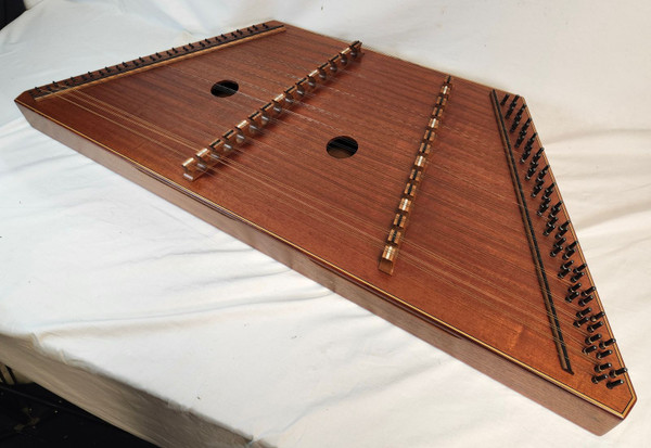 Vintage 1989 Dusty Strings D-25N Hammered Dulcimer w/ Case and Stand