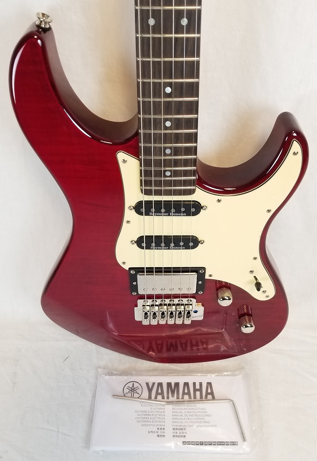 Yamaha Pacifica PAC612VIIFMX Double Cutaway Flame Maple Top H/S/S