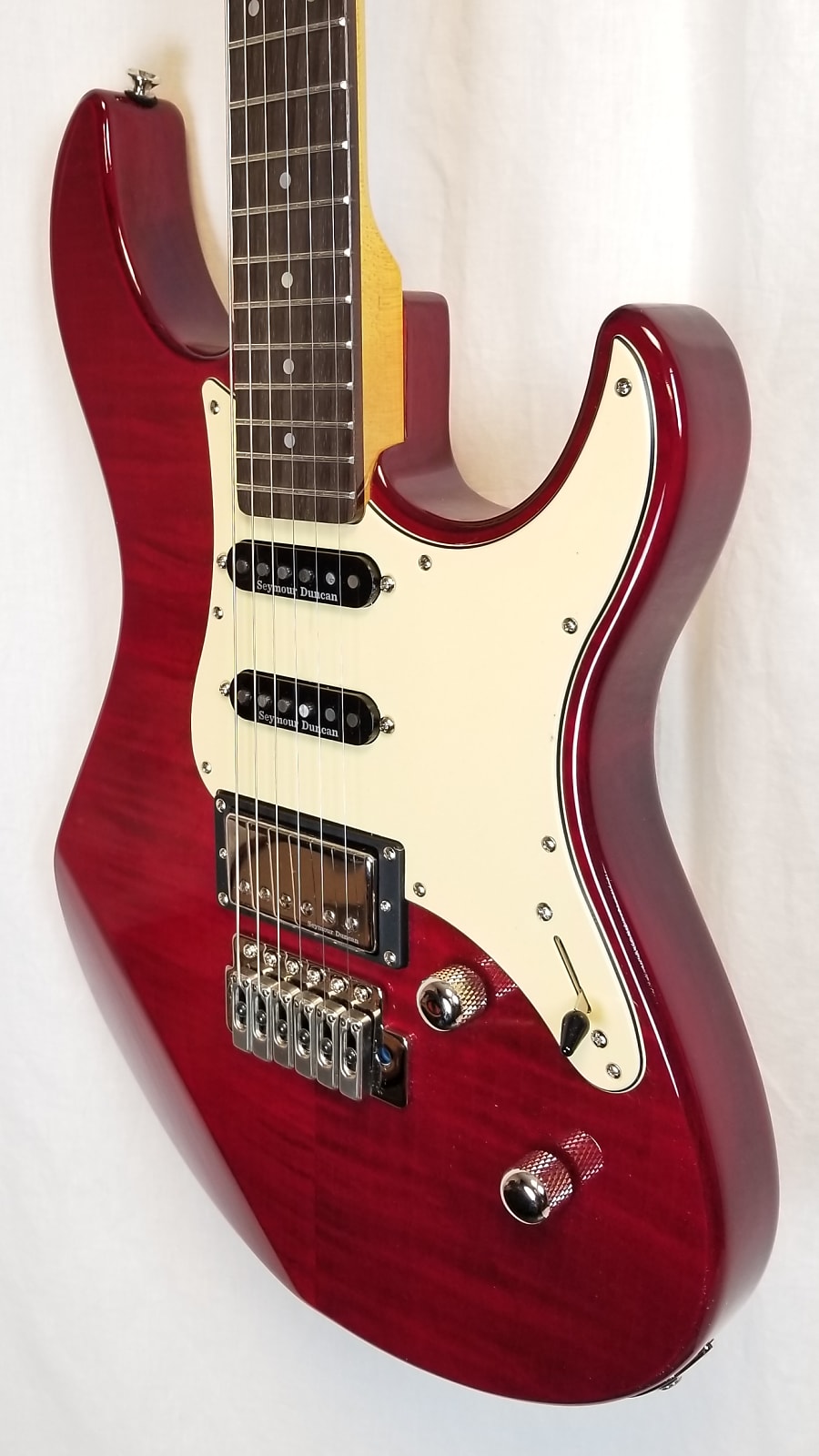 Yamaha Pacifica PAC612VIIFMX Double Cutaway Flame Maple Top H/S/S