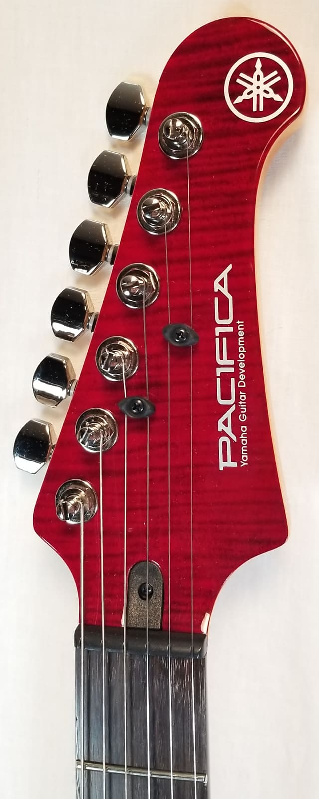 Yamaha Pacifica PAC612VIIFMX Double Cutaway Flame Maple Top H/S/S