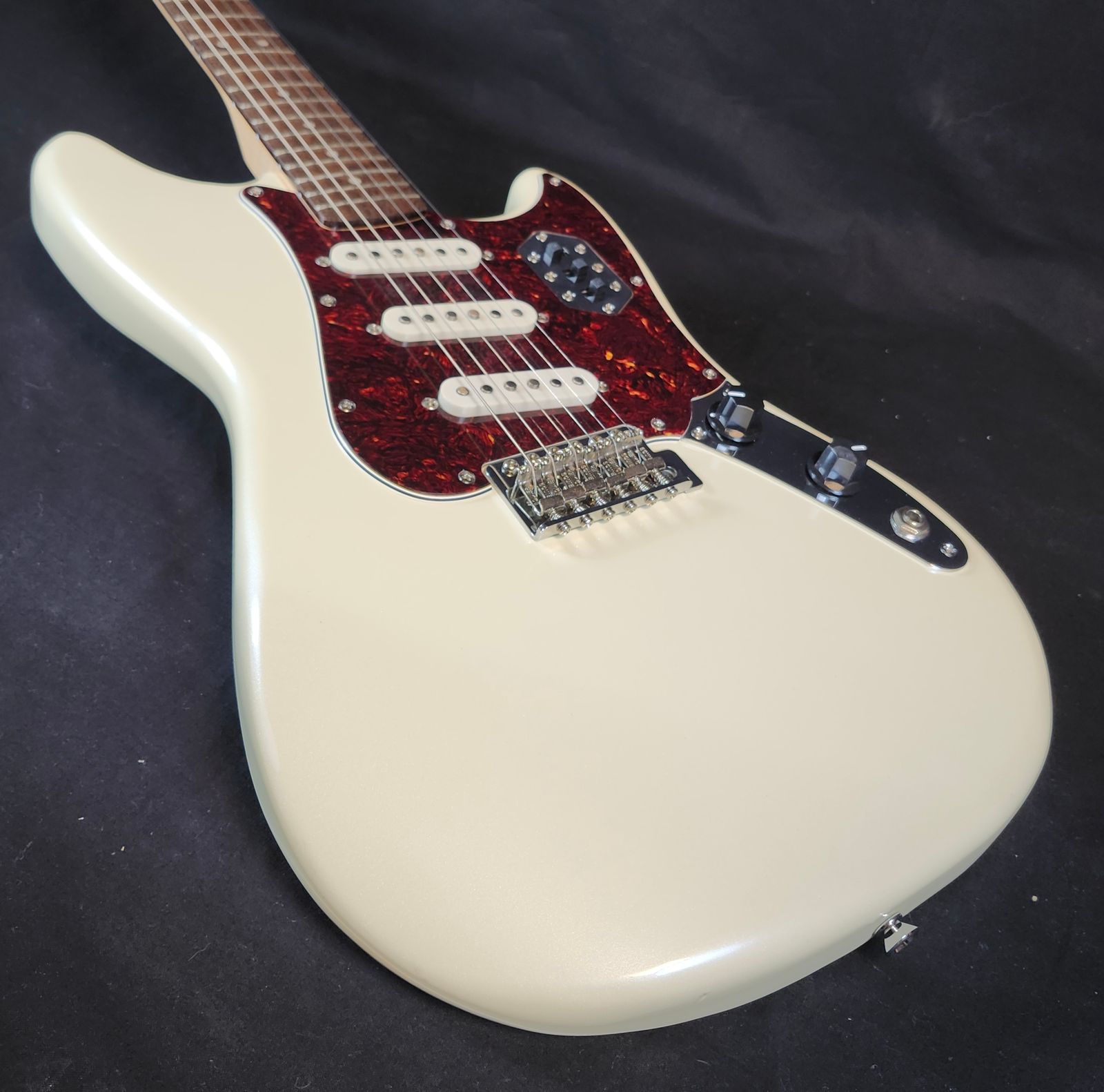 Squier Paranormal Cyclone Guitar