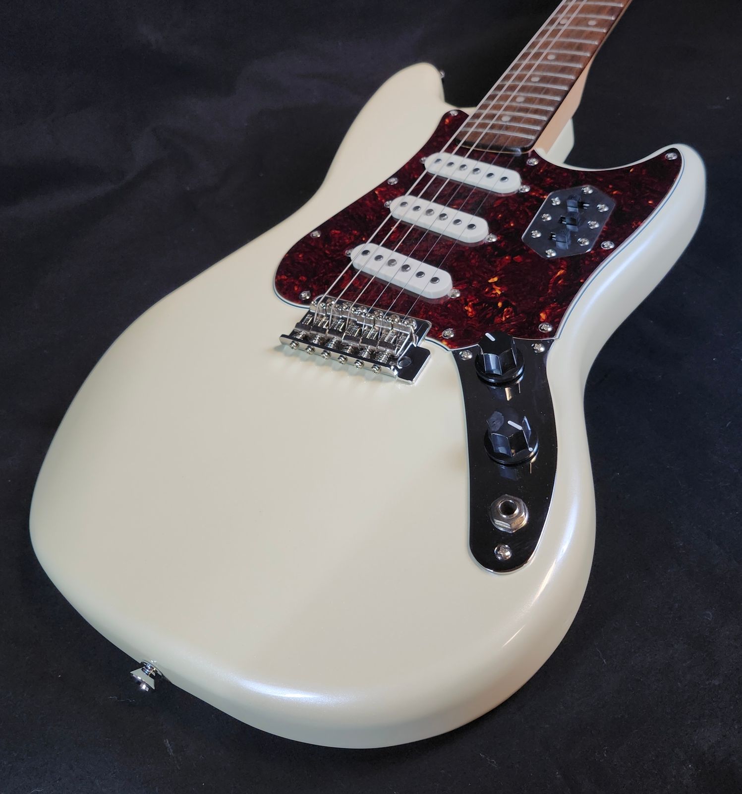 Squier Paranormal Cyclone Guitar