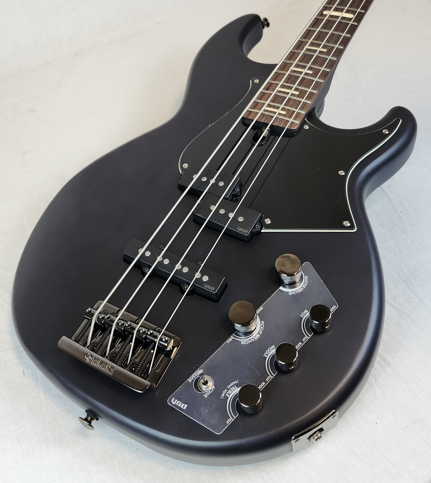 ベース YAMAHA BB734A mat-black BB734A 4-String Electric Bass Guitar - Yamaha USA
