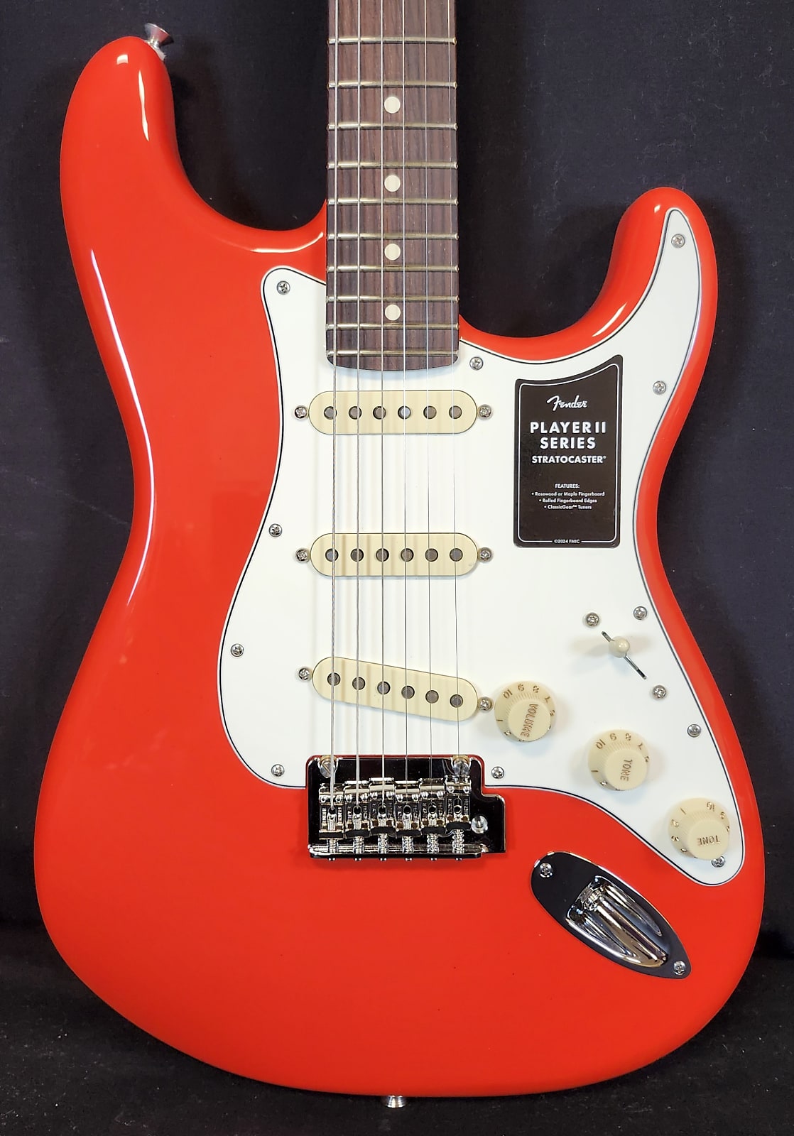 ギター Fender Player Stratocaster Amazon.com: Fender Player II Stratocaster, Maple Fingerboard