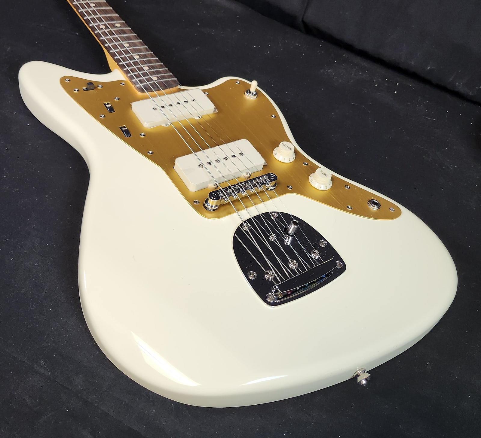 Squier J Mascis Jazzmaster, Laurel FB, Gold Anodized Pickguard