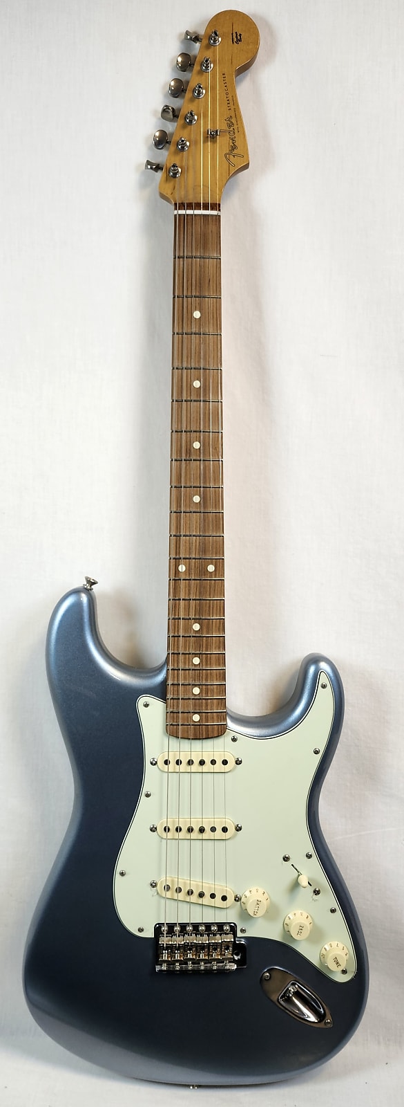 Fender Vintera '60s Stratocaster Ice Blue Metallic