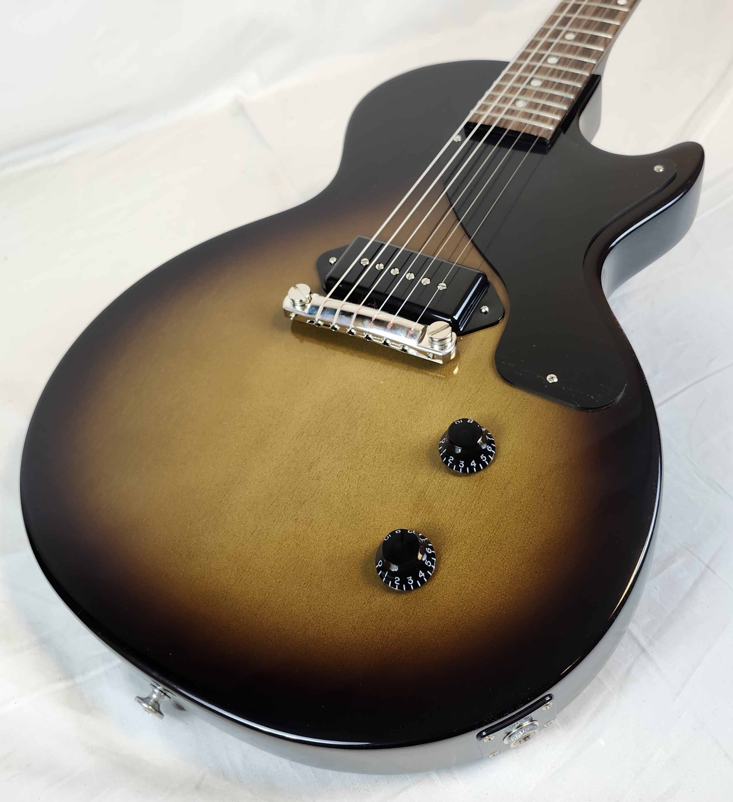 gibson les paul junior electric guitar vintage tobacco Burst Music Bros. Ltd Wide pickguard allows room for expression. New arrival. Gibson Les Paul