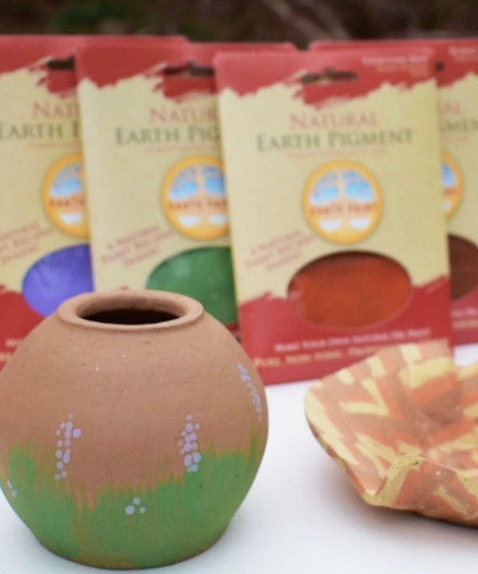Natural Pottery with Earth & Mineral Pigments
