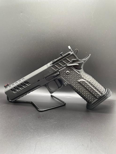 Atlas Gunworks - Titan RDS v2, All DLC Black, Flat MD Black Sub 2 Trigger - RMR/SRO Optic Plate Atlas Gunworks - Titan RDS v2, All DLC Black, Flat MD Black Sub 2 Trigger - RMR/SRO Optic Plate