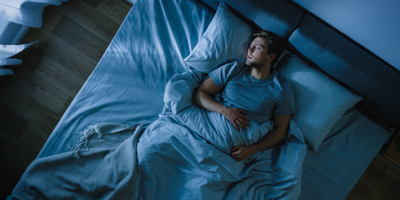 Perché sono sempre stanco, anche dopo una notte intera di sonno?