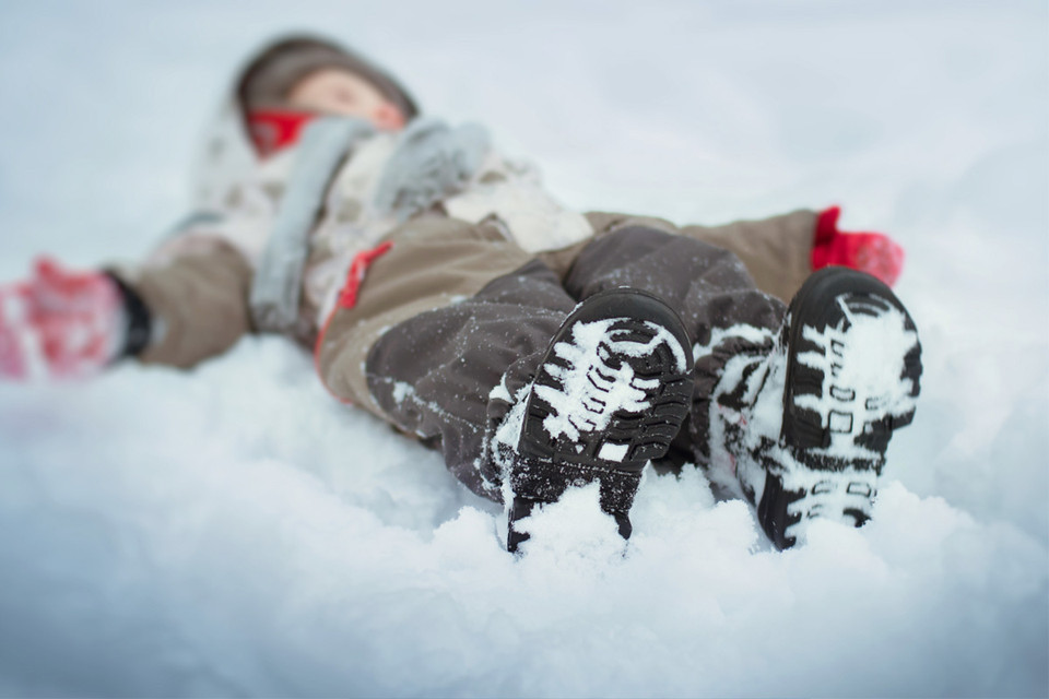 Kids winter boots for snow and ice