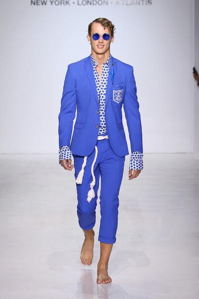 812668632-grande.jpg Man in polka dot shirt