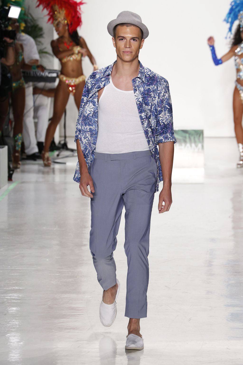 nick-graham-m-s17-13.jpg Male in grey hat