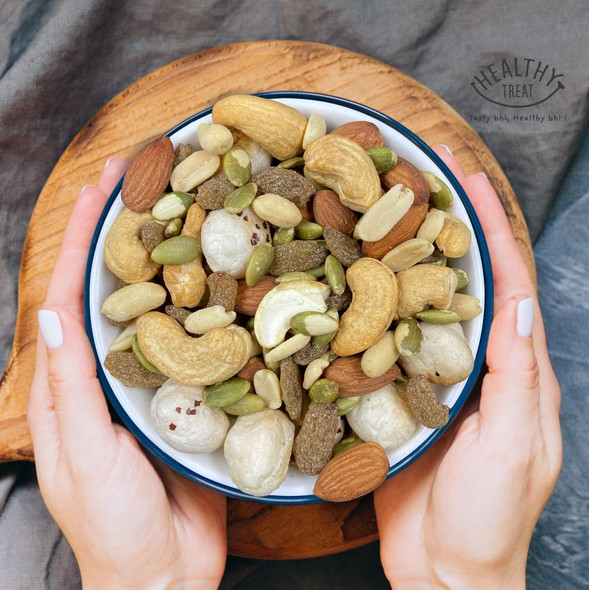 Roasted Nutty Trail Mix Roasted Cashew, Almond, Makahana. Peanuts, Raisins, Sunflower Seed, Pumpkin Seed | By Healthy Treat | 7.05 Oz | 0.44 lbs