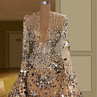 QueenLine  Luxury Heavy Beading Dubai Evening Dresses See Through Middle East Women Celebrity Dresses Robe De Soiree  V Neck Party Gown