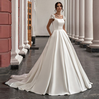QueenLine Simple Satin Wedding Dresses Elegant A-Line Cap Sleeves Scoop Hand-made Fowers Lace Up Vestidos De Novia Chapel Train