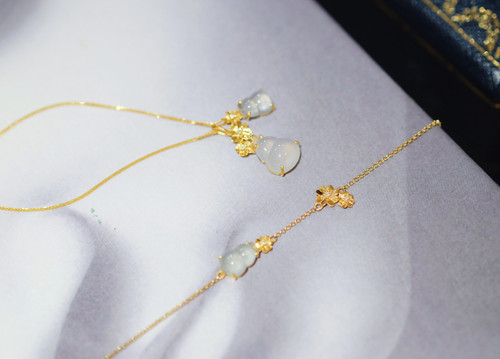QueenLine Solid G18K Yellow Gold Natural White Jade Necklace and Bracelet
