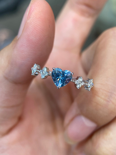 QueenLine G18K White Gold 0.63ct Natural Blue Aquamarine & Diamonds Rings