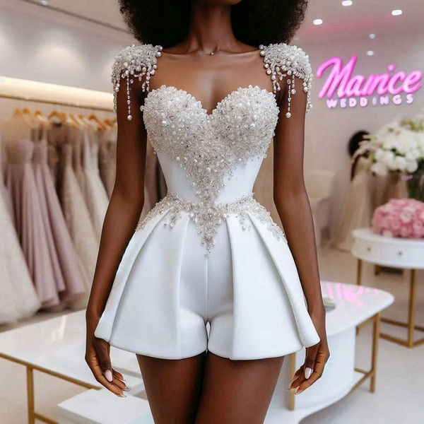QueenLine Luxury Customized Beading Pearls Glitter Crystals Lace Mini Sexy Sweetheart Satin Evening Dress