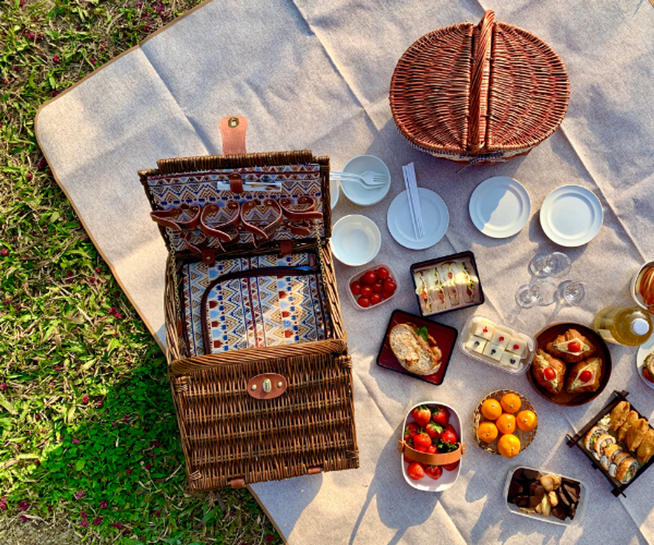 ​Blissful Garden Escapes: Embrace the Charm of Garden Picnics