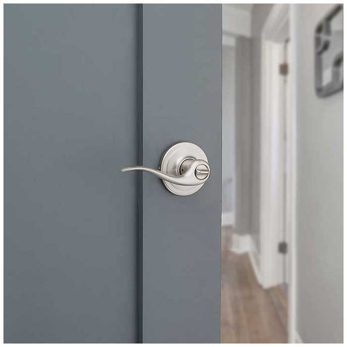 Kwikset Tustin Privacy Lever With 6-Way Adjustable Latch And Round Corner Strike, Satin Nickel