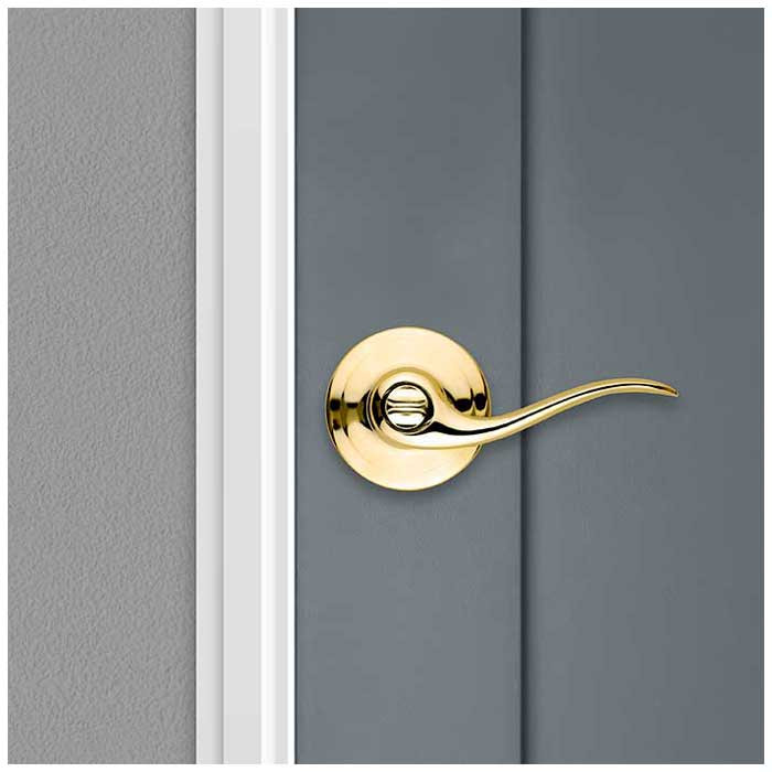 Kwikset Tustin Privacy Lever With 6-Way Adjustable Latch And Round Corner Strike, Bright Polished Brass