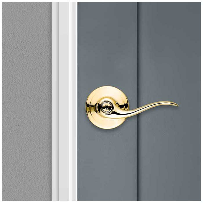 Kwikset Tustin Privacy Lever With 6-Way Adjustable Latch And Round Corner Strike, Bright Polished Brass