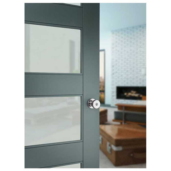 Kwikset Pismo Keyed Entry Knob Smartkey With Round Rose, 6-Way Adjustable Latch And Round Corner Strike, Bright Polished Chrome