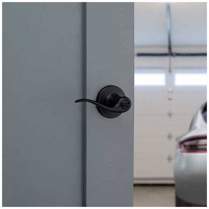 Kwikset Tustin Keyed Entry Lever Smartkey With 6-Way Adjustable Latch And Round Corner Strike, Matte Black