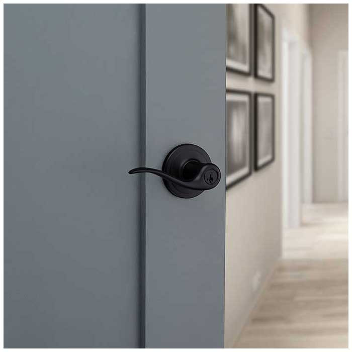 Kwikset Tustin Keyed Entry Lever Smartkey With 6-Way Adjustable Latch And Round Corner Strike, Matte Black