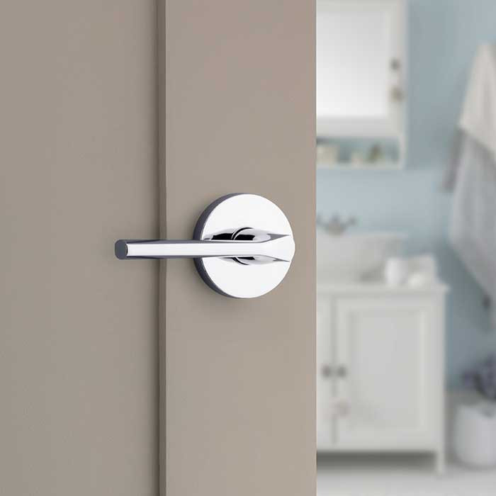 Kwikset Lisbon Privacy Lever, Round Rose With 6-Way Adjustable Latch And Round Corner Strike, Bright Polished Chrome