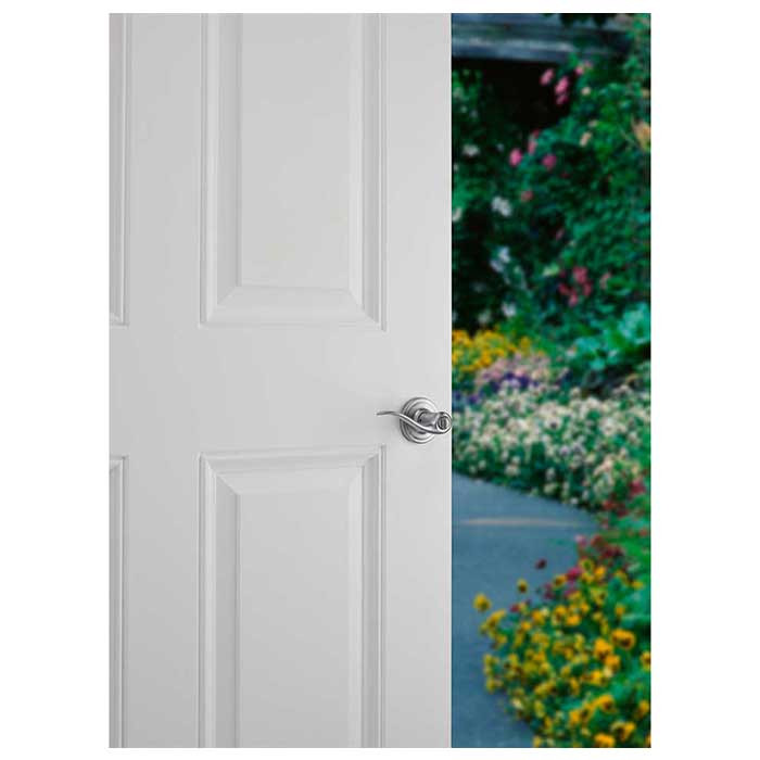 Kwikset Tustin Keyed Entry Lever Smartkey With 6-Way Adjustable Latch And Round Corner Strike, Satin Chrome