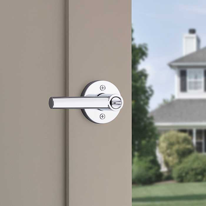 Kwikset Milan Keyed Entry Lever Smartkey, Round Rose With 6-Way Adjustable Latch And Round Corner Strike, Bright Polished Chrome