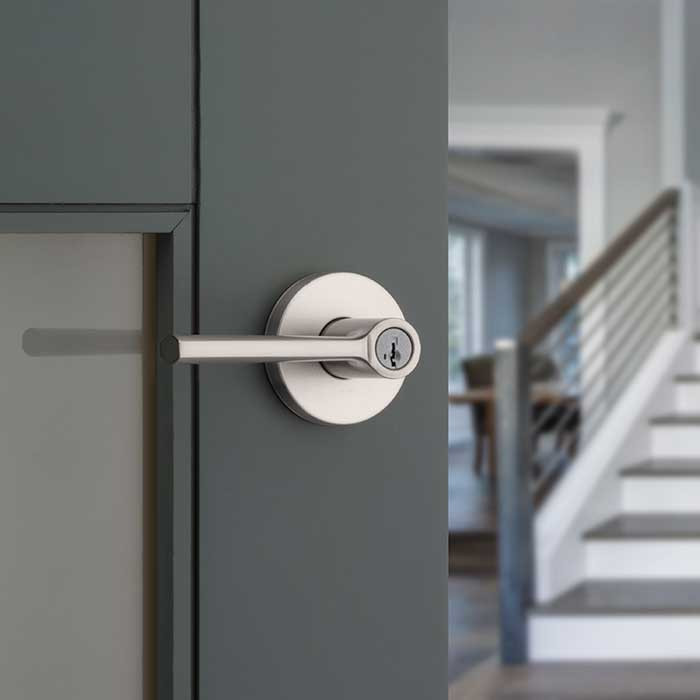 Kwikset Lisbon Keyed Entry Lever Smartkey, Round Rose With 6-Way Adjustable Latch And Round Corner Strike, Satin Nickel